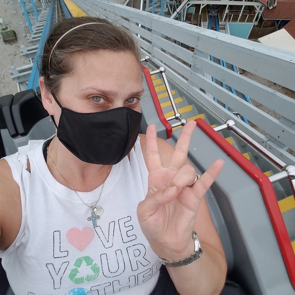 Meet your Posher, Cari - Picture 4 of 8